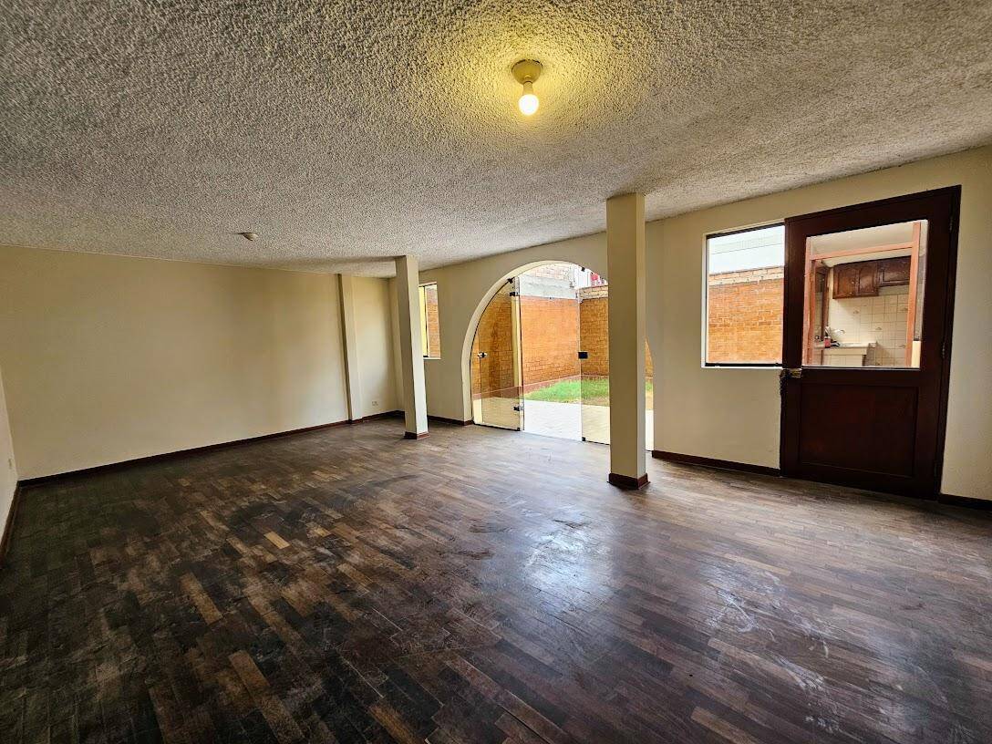 #818 - Casa para Venta en Lima - LIM