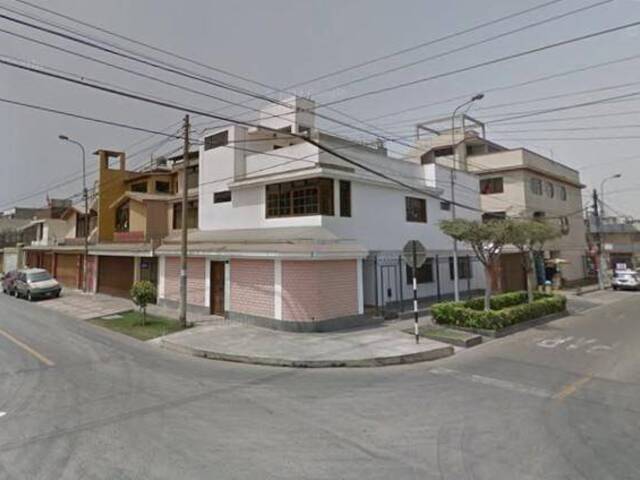 #740 - Casa para Venta en Lima - LIM - 2
