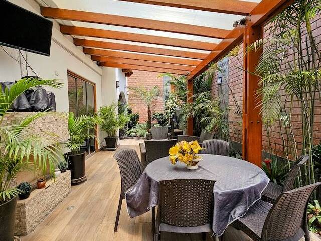 Venta en LA MOLINA - Lima
