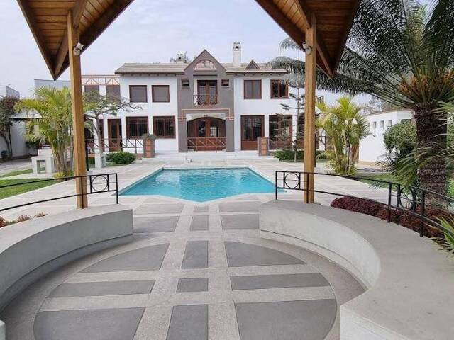 Venta en LA MOLINA - Lima