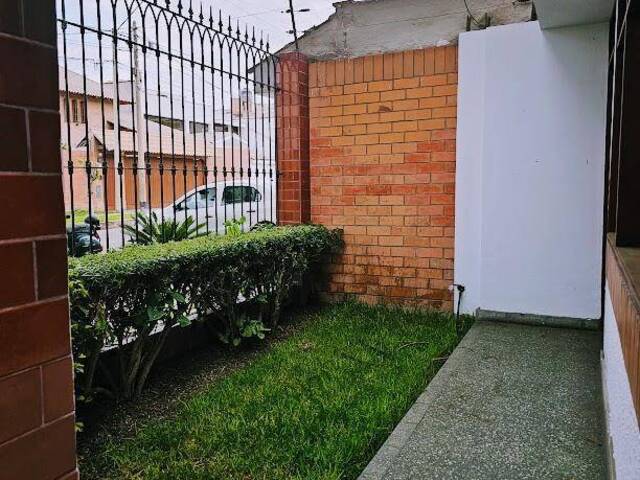 #810 - Casa para Venta en Lima - LIM - 2