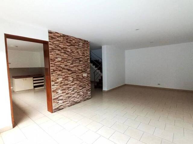 #811 - Casa para Venta en Lima - LIM - 1