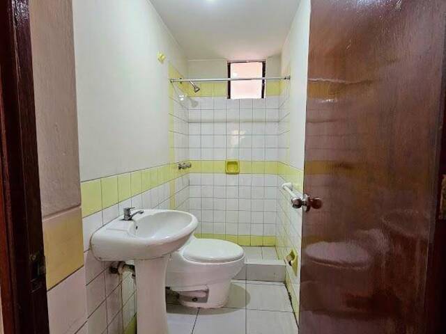 #812 - Casa para Venta en Lima - LIM - 2