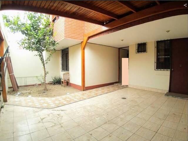 Venta en LA MOLINA - Lima