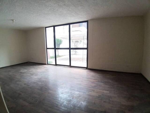 #813 - Casa para Venta en Lima - LIM - 2