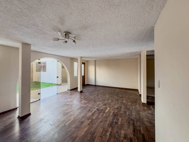 #818 - Casa para Venta en Lima - LIM