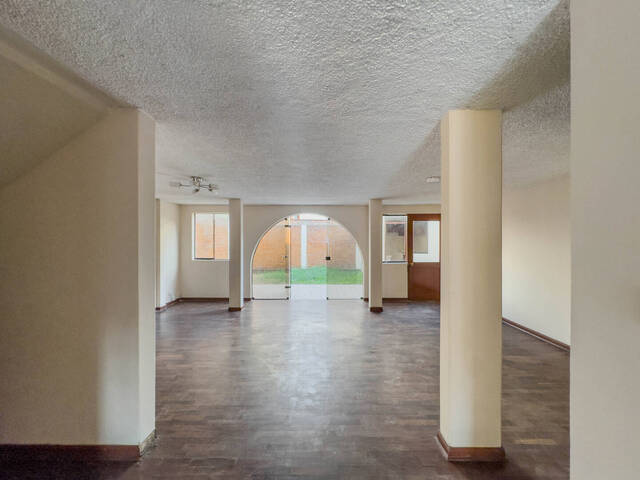 #818 - Casa para Venta en Lima - LIM